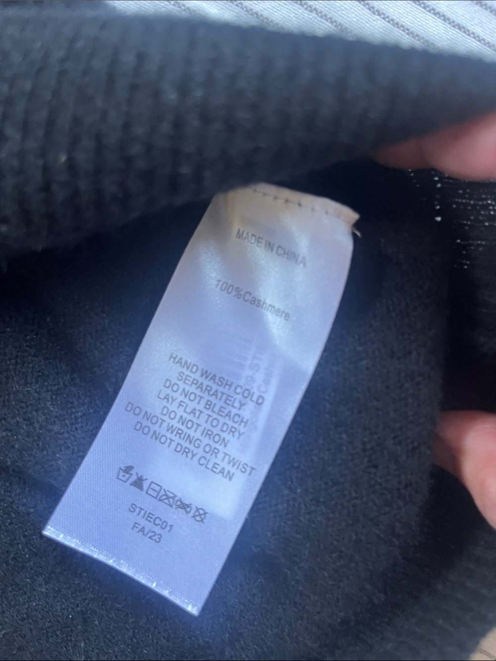 Quince Cashmere Short sleeve crew neck sweater. - Picture 3 of 4